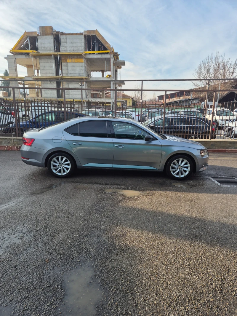 Skoda Superb 2.0 TDI, снимка 5 - Автомобили и джипове - 44338801