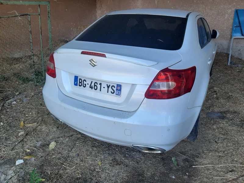 Suzuki Kizashi 2.4 sport, снимка 10 - Автомобили и джипове - 48082648