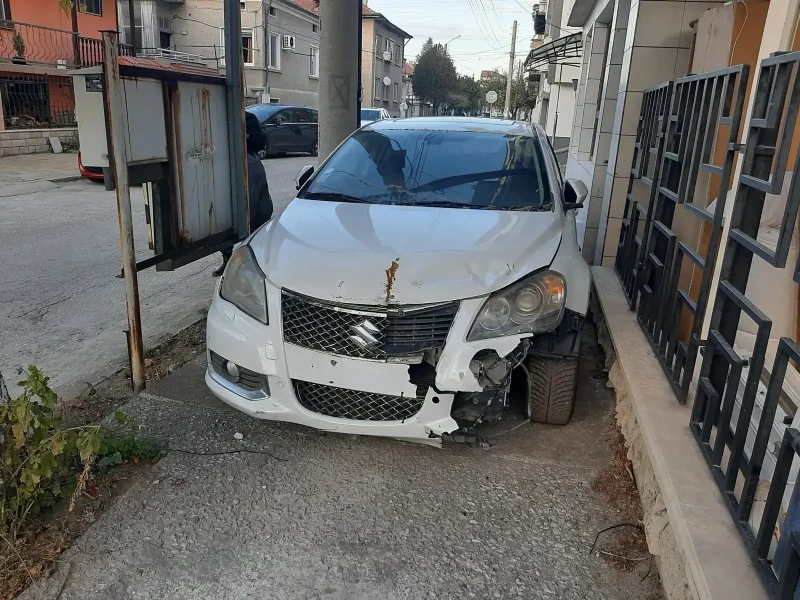 Suzuki Kizashi 2.4 sport, снимка 1 - Автомобили и джипове - 48082648