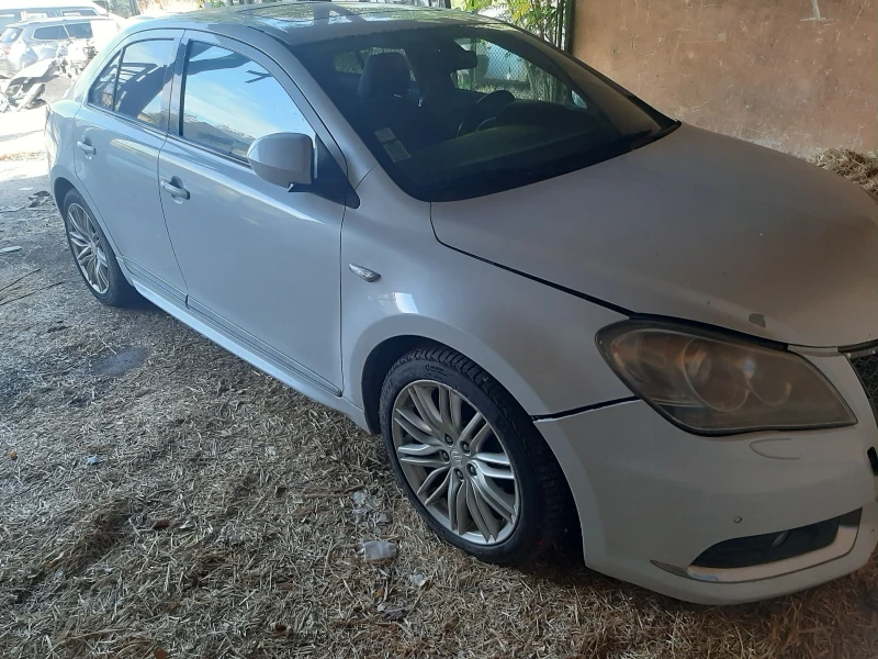 Suzuki Kizashi 2.4 sport, снимка 9 - Автомобили и джипове - 48082648