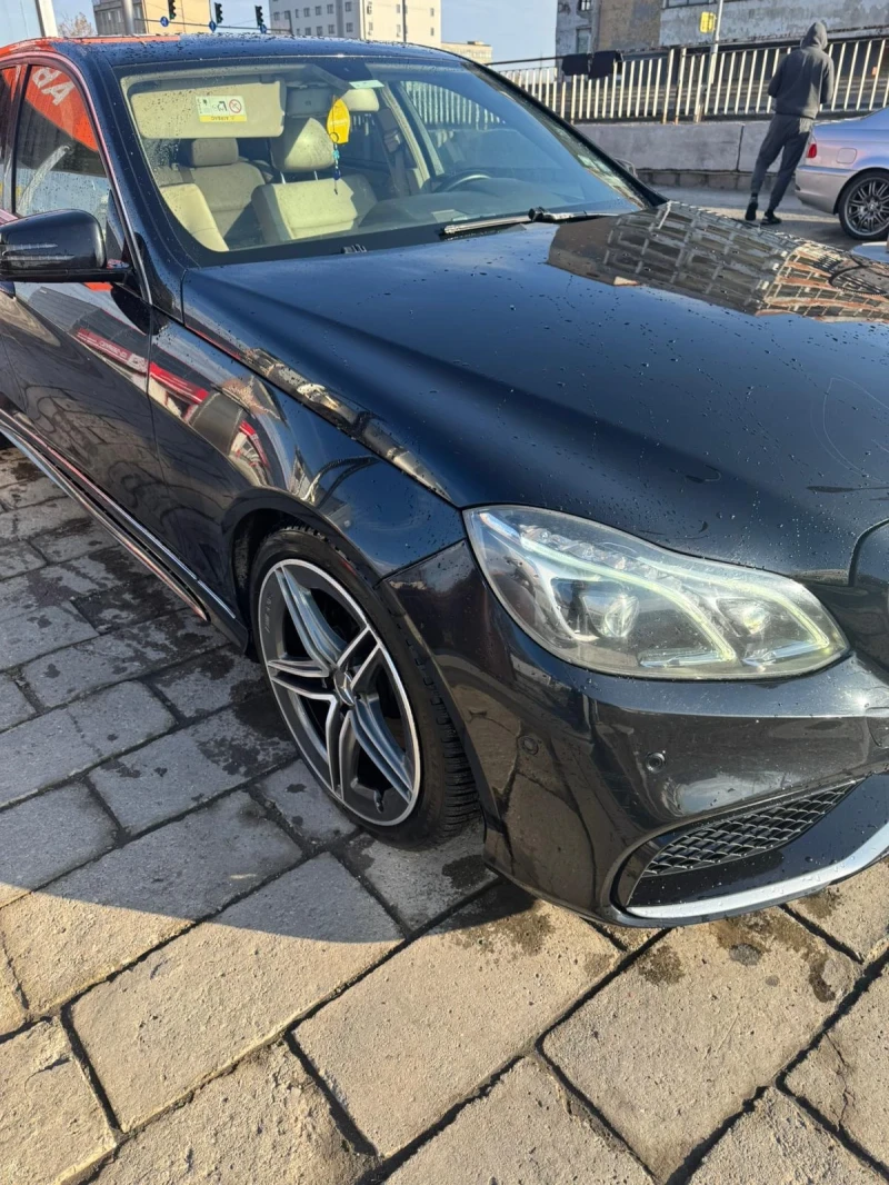 Mercedes-Benz E 250 AMG Pack 4x4 , снимка 2 - Автомобили и джипове - 49441616