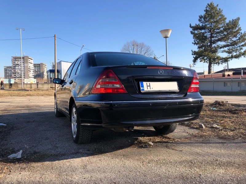 Mercedes-Benz C 220, снимка 4 - Автомобили и джипове - 49533413