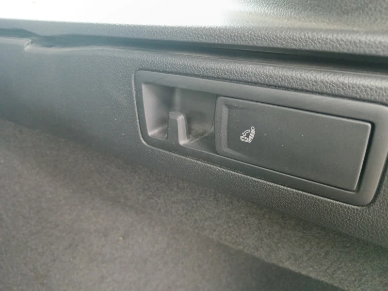 VW Passat B8/2.0 TDI 150 к.с/Euro 6/Keyless/Dynaudio/Navi, снимка 13 - Автомобили и джипове - 52437877