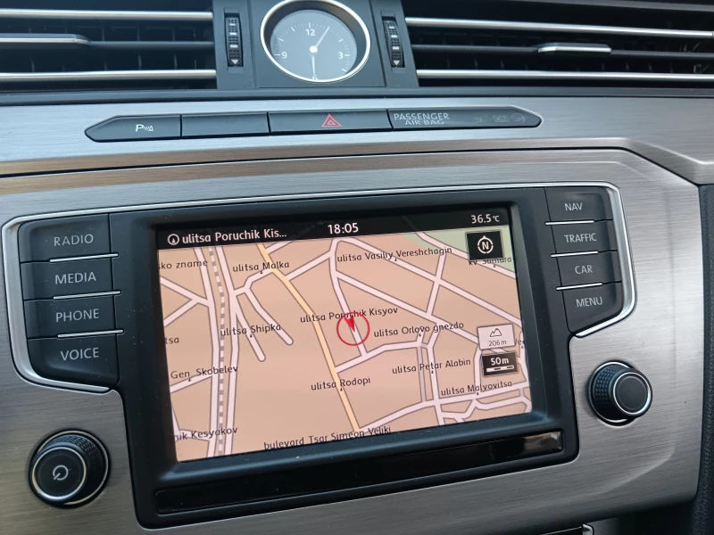 VW Passat B8/2.0 TDI 150 к.с/Euro 6/Keyless/Dynaudio/Navi, снимка 12 - Автомобили и джипове - 52437877