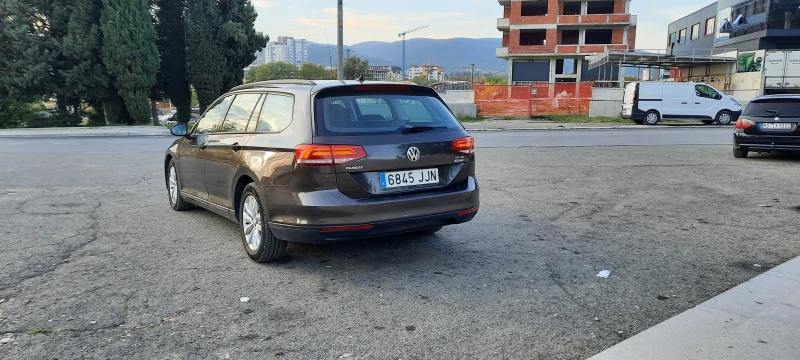 VW Passat B8/2.0 TDI 150 к.с/Euro 6/Keyless/Dynaudio/Navi, снимка 4 - Автомобили и джипове - 52437877