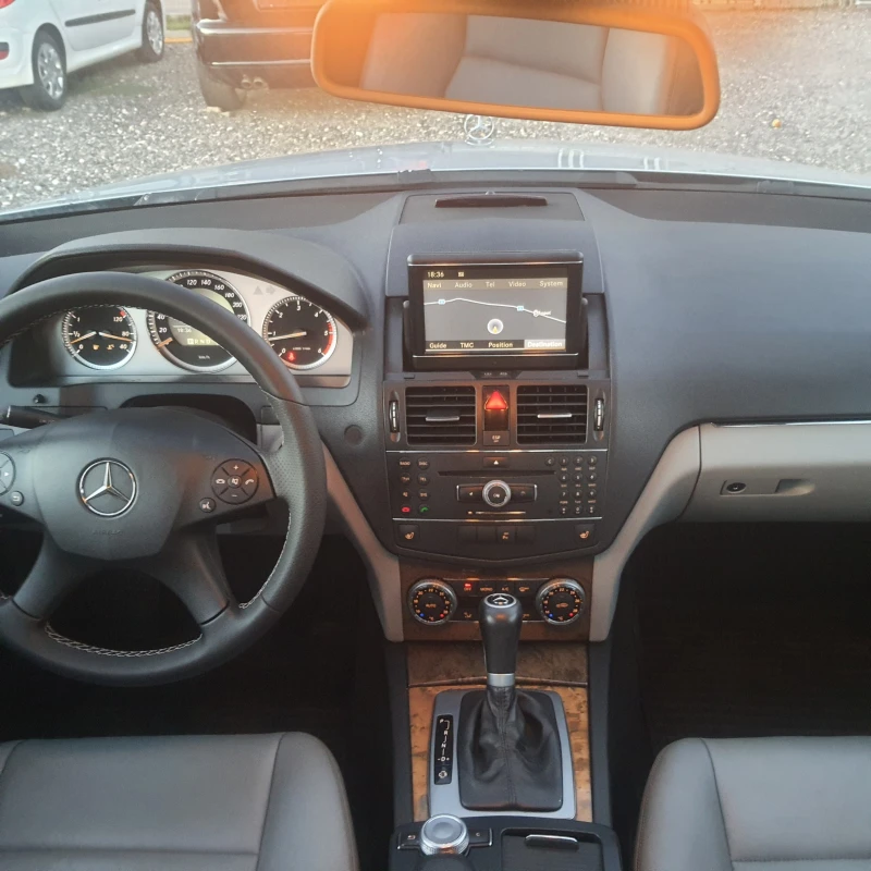 Mercedes-Benz C 220 Avantgarde, снимка 10 - Автомобили и джипове - 51728955