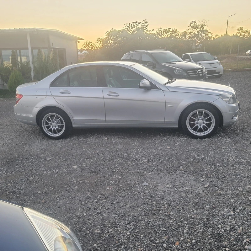 Mercedes-Benz C 220 Avantgarde, снимка 3 - Автомобили и джипове - 51728955