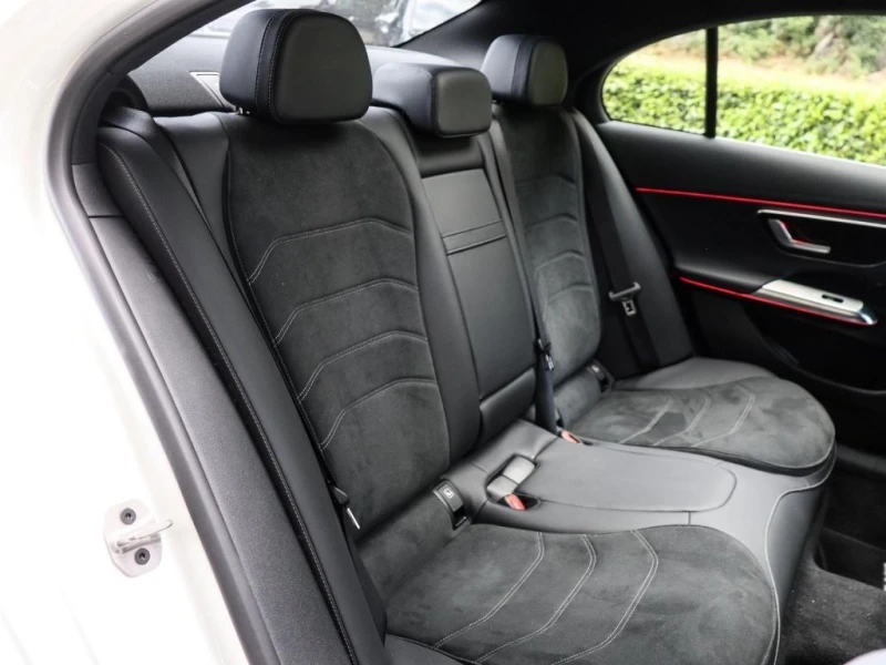 Mercedes-Benz E 450 d* AMG* 4M* DISTR* PANO* 360 CAM* , снимка 12 - Автомобили и джипове - 51758995