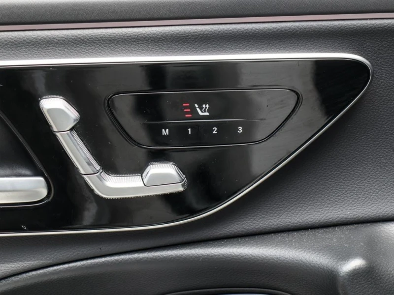 Mercedes-Benz E 450 d* AMG* 4M* DISTR* PANO* 360 CAM* , снимка 3 - Автомобили и джипове - 51758995