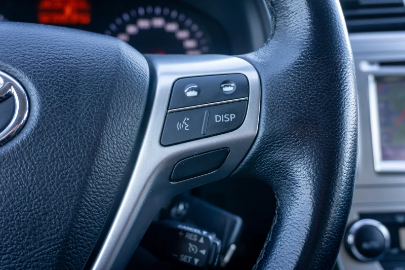 Toyota Avensis 1.8 бензин | АЛ КАНАТАРА | С ГАРАНЦИЯ!, снимка 12 - Автомобили и джипове - 52935674