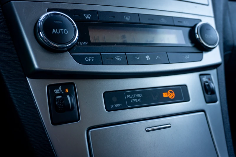 Toyota Avensis 1.8 бензин | АЛ КАНАТАРА | С ГАРАНЦИЯ!, снимка 10 - Автомобили и джипове - 52935674