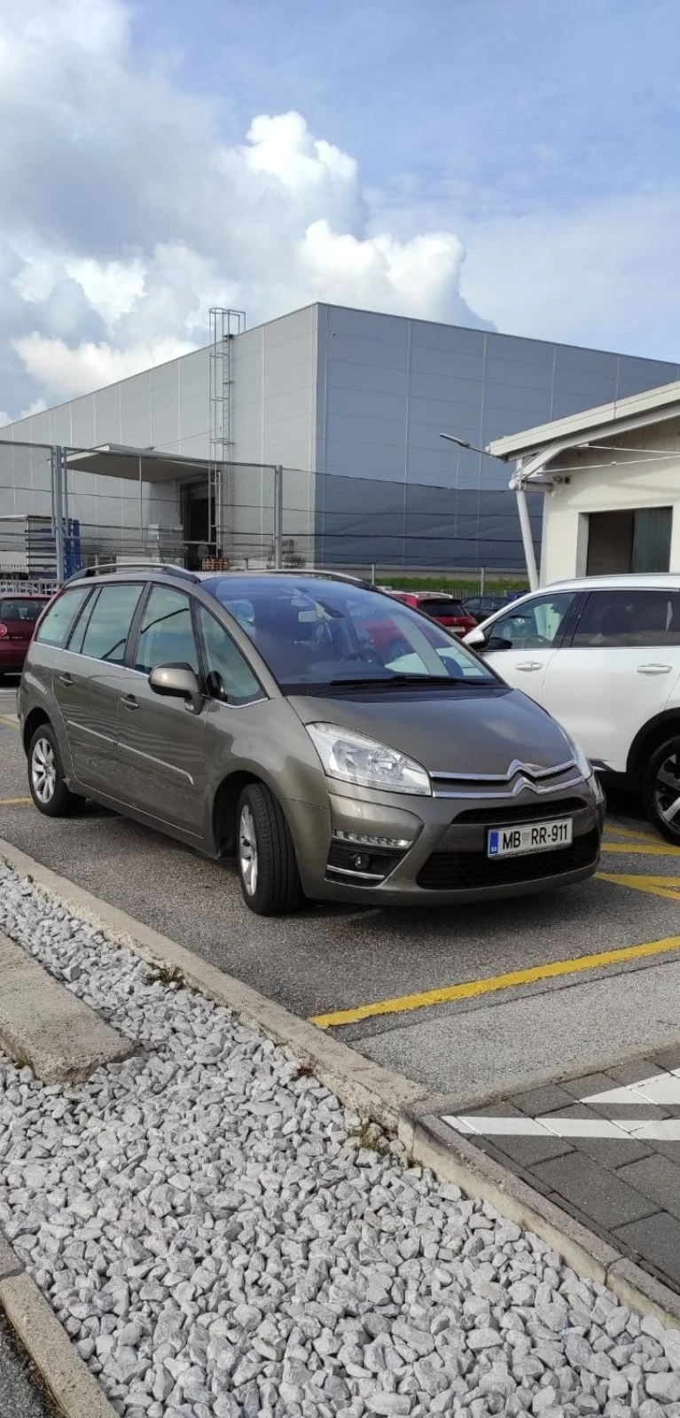 Citroen Grand C4 Picasso 1.6HDI 112кс 7места, снимка 4 - Автомобили и джипове - 49234347