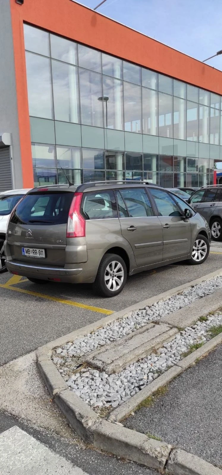 Citroen Grand C4 Picasso 1.6HDI 112кс 7места, снимка 1 - Автомобили и джипове - 49234347