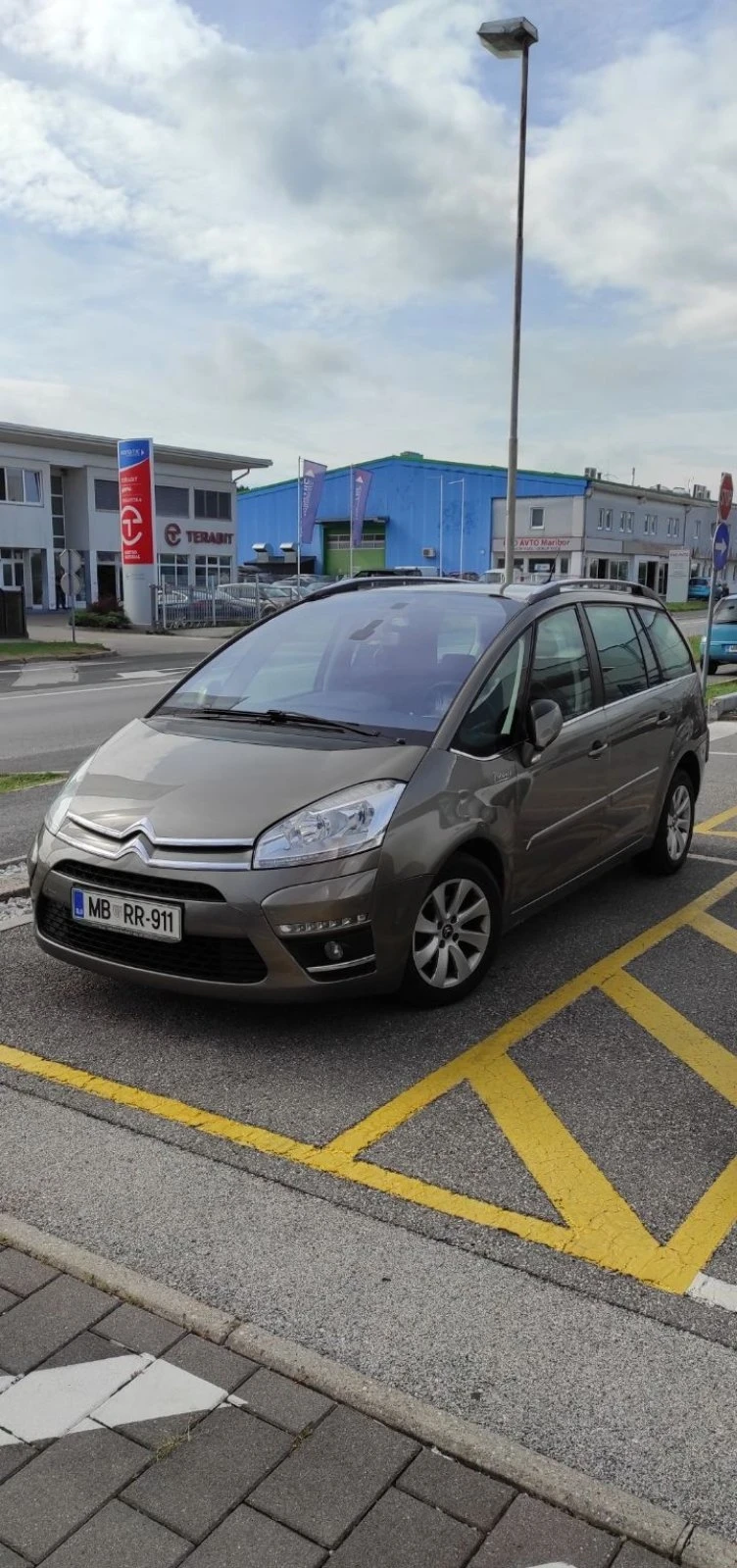 Citroen Grand C4 Picasso 1.6HDI 112кс 7места, снимка 6 - Автомобили и джипове - 49234347