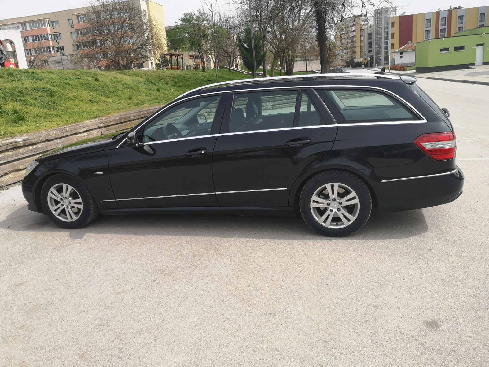 Mercedes-Benz E 200  - изображение 4