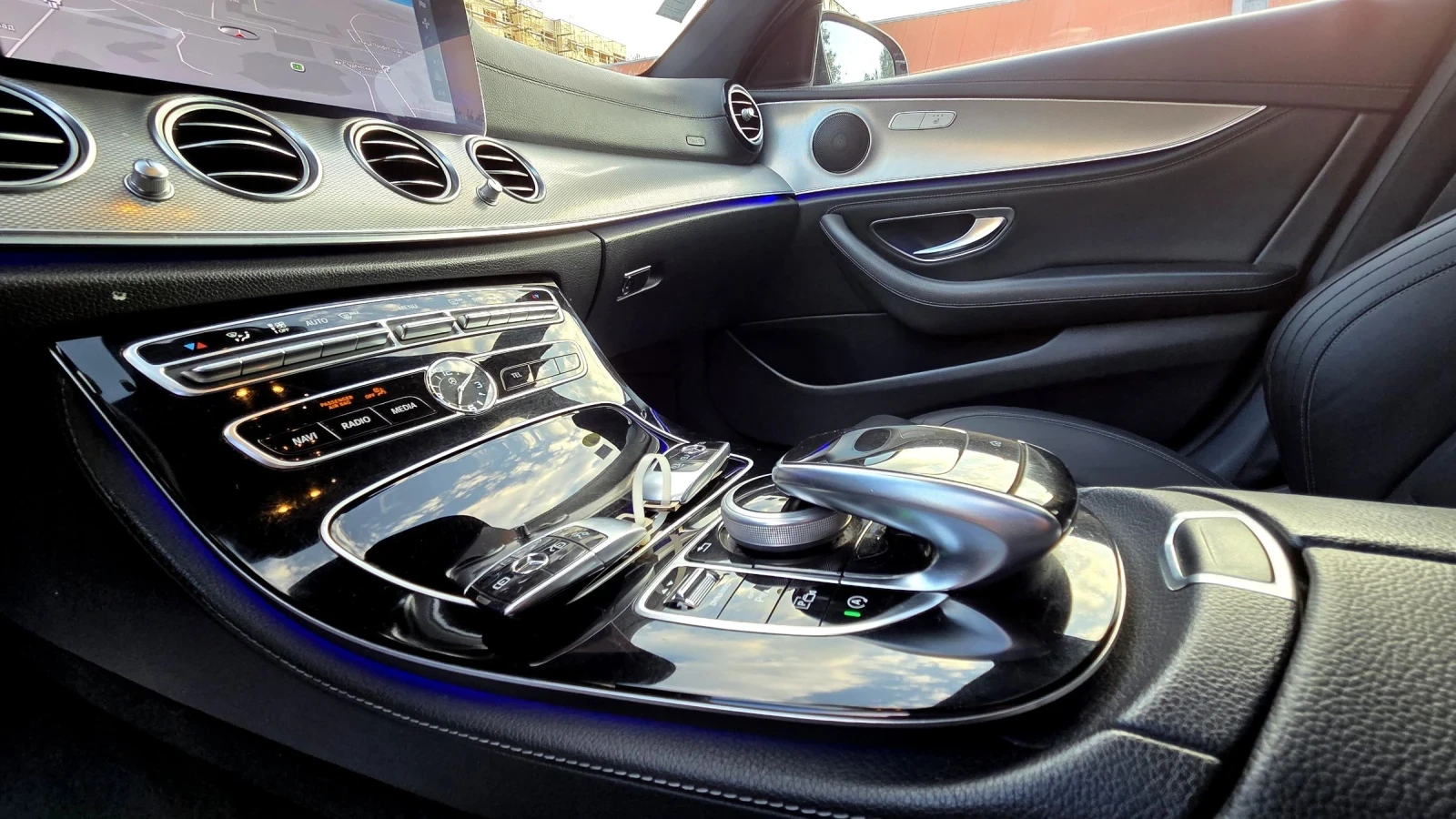 Mercedes-Benz E 220 AMG/9G/Digital/Head up/Panorama - изображение 10
