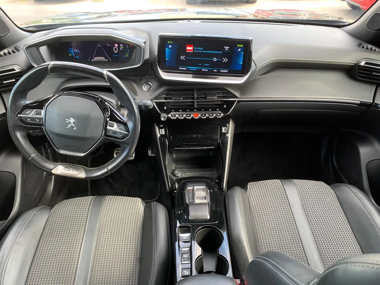 Peugeot 2008 GT ELECTRIC 136кс - изображение 5