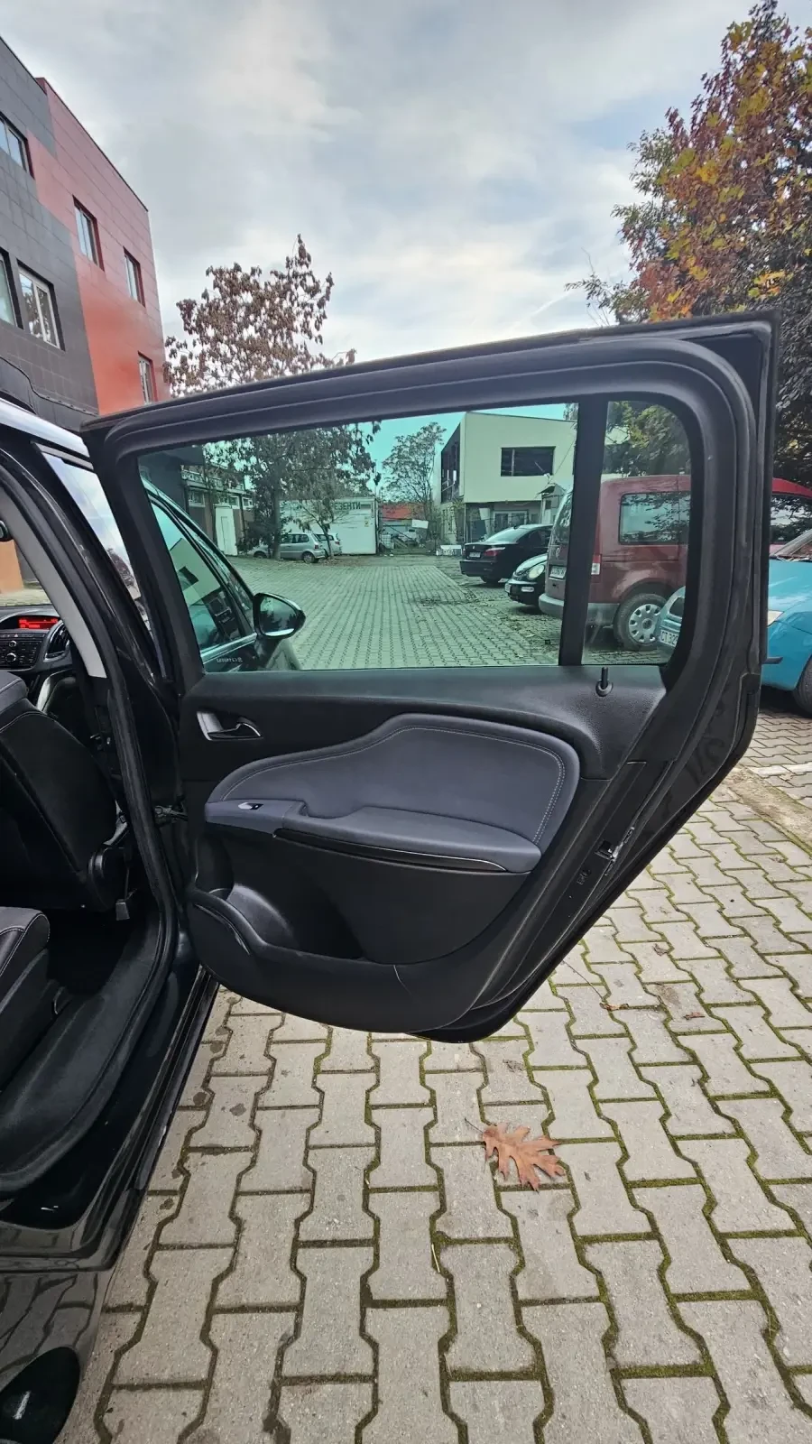 Opel Zafira 1.6i CHG 2013 - изображение 9