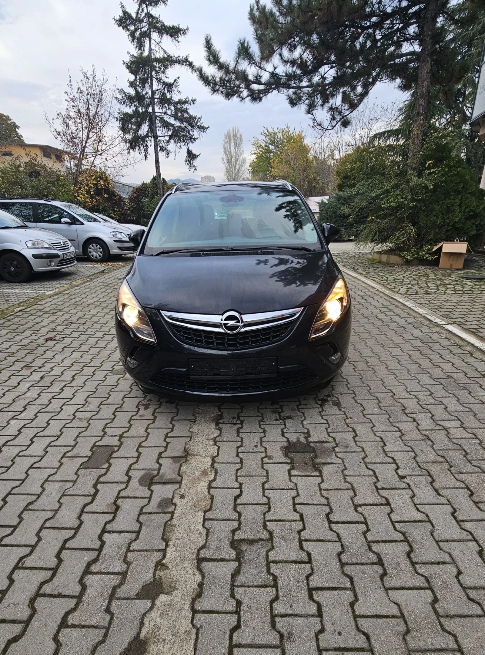 Opel Zafira 1.6i CHG 2013 - изображение 2