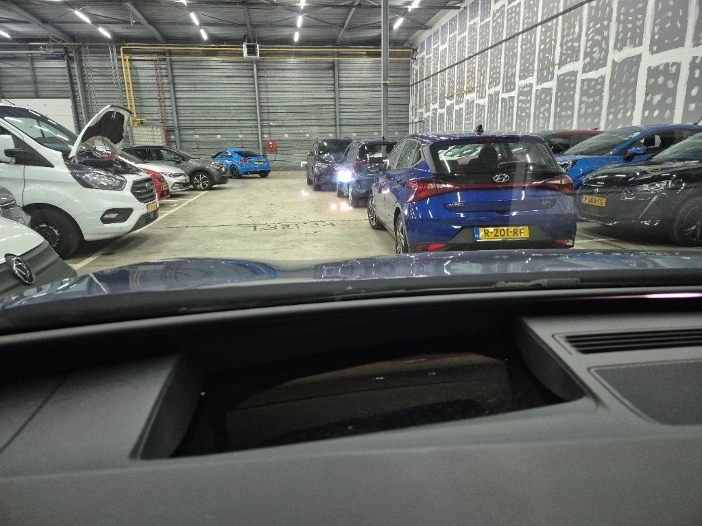 VW ID.4 1stPro/82kw/Pano/360/Memory/HeadUp/103km, снимка 8 - Автомобили и джипове - 53818722