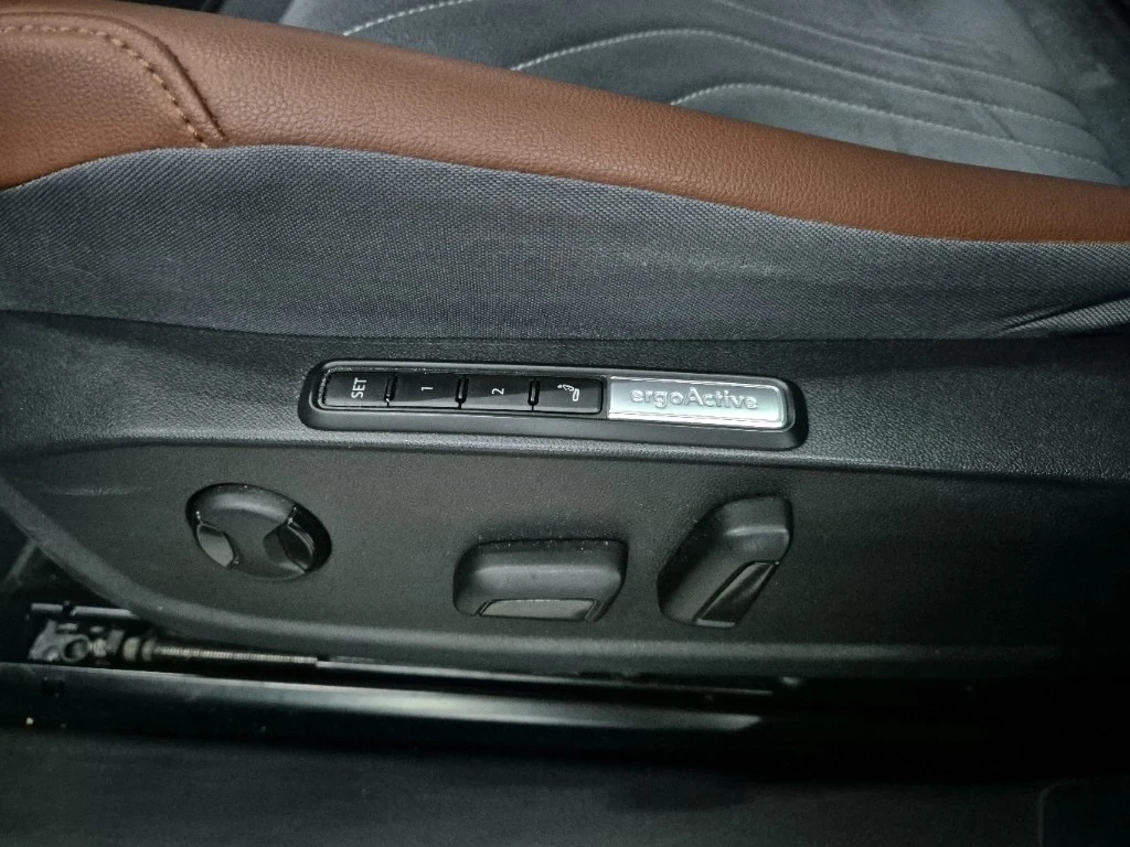 VW ID.4 1stPro/82kw/Pano/360/Memory/HeadUp/103km, снимка 11 - Автомобили и джипове - 53818722