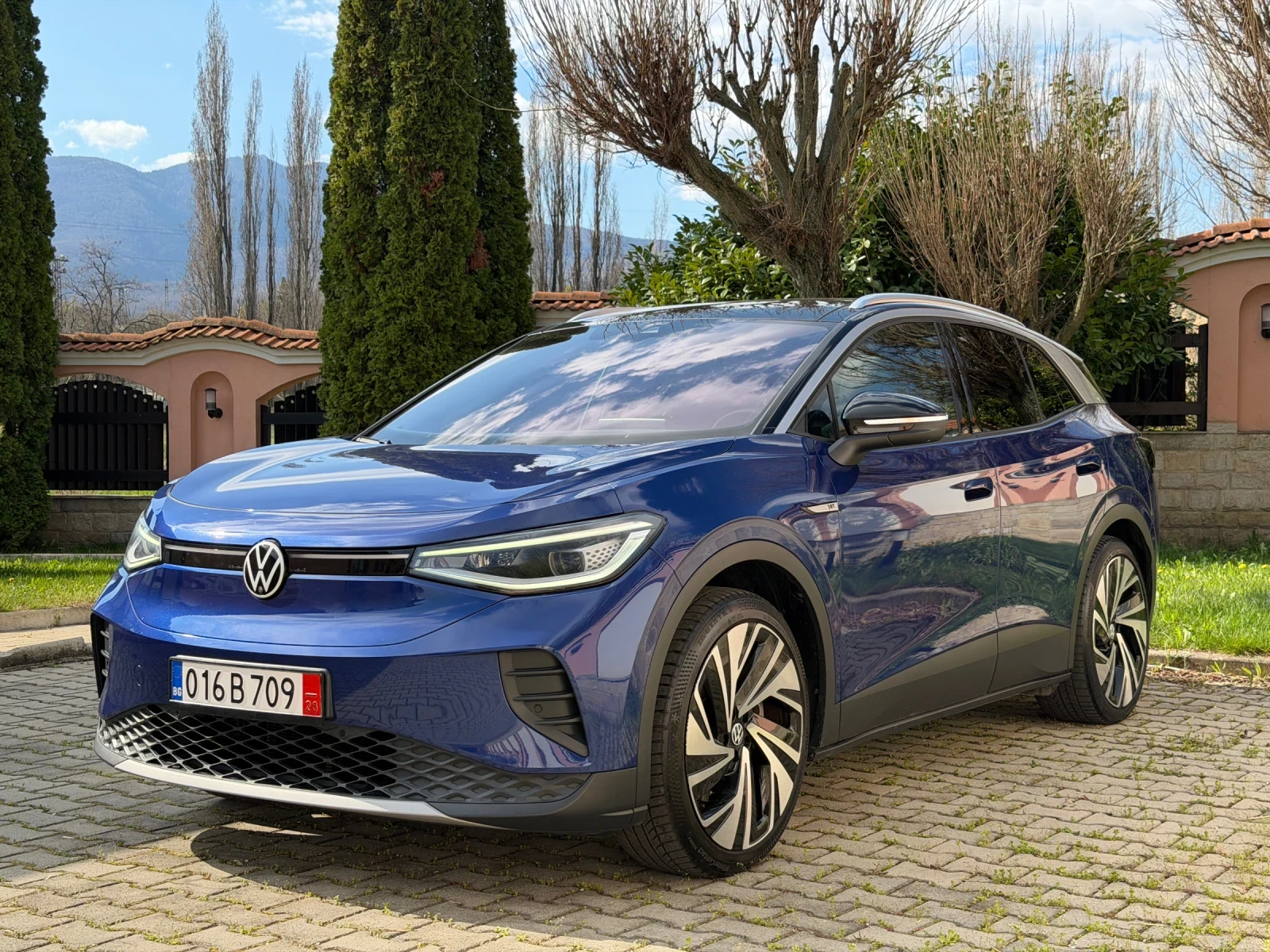 VW ID.4 1stPro/82kw/Pano/360/Memory/HeadUp/104km