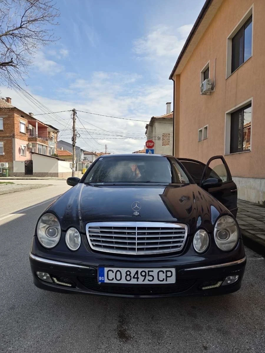 Mercedes-Benz E 270, снимка 3 - Автомобили и джипове - 54039827