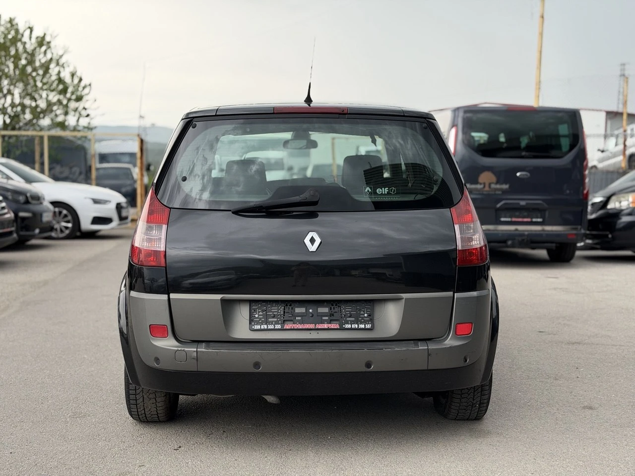 Renault Scenic 1.5dci, снимка 5 - Автомобили и джипове - 54482413