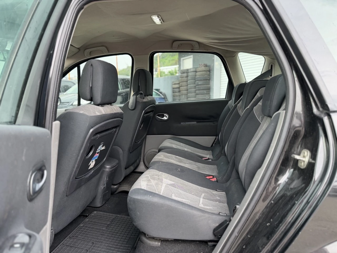Renault Scenic 1.5dci, снимка 11 - Автомобили и джипове - 54482413