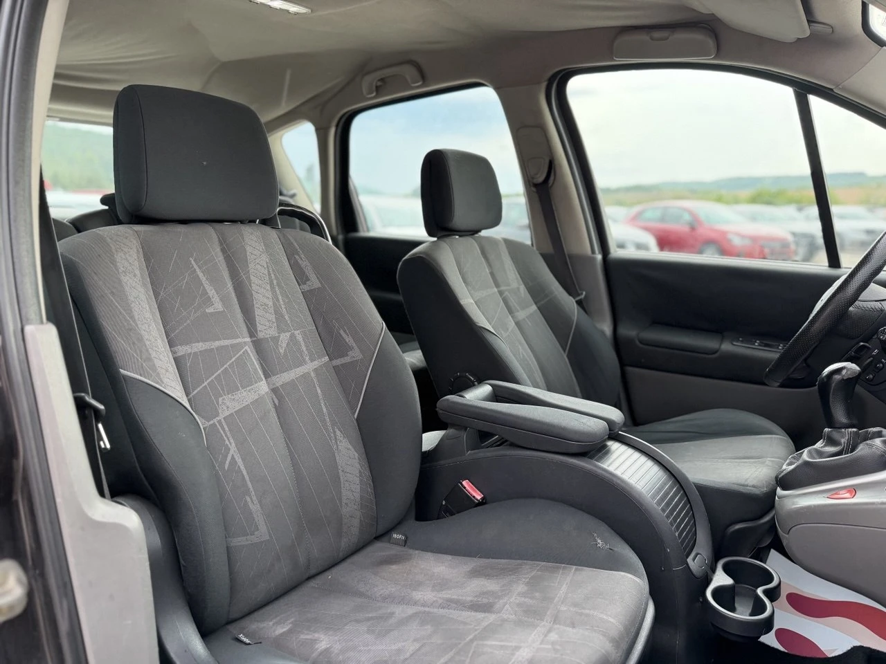 Renault Scenic 1.5dci, снимка 15 - Автомобили и джипове - 54482413