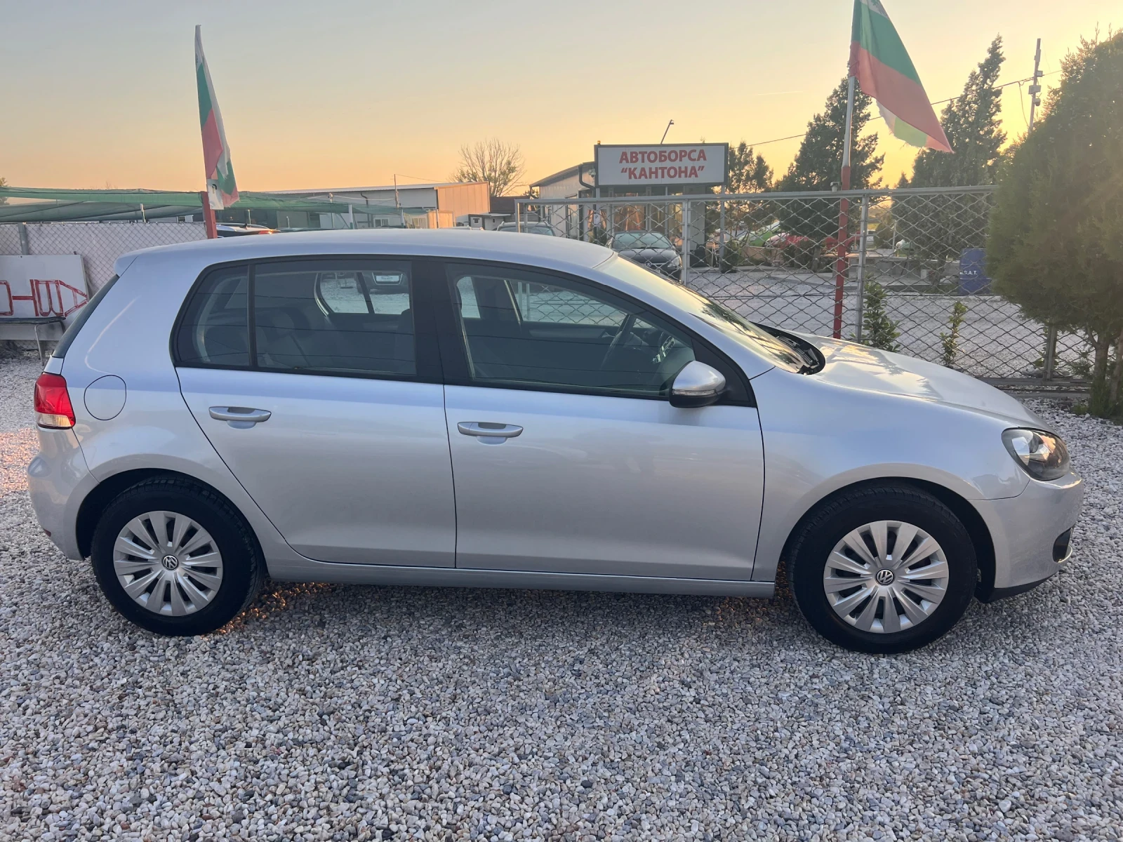 VW Golf 1.6i газ, снимка 5 - Автомобили и джипове - 54861116