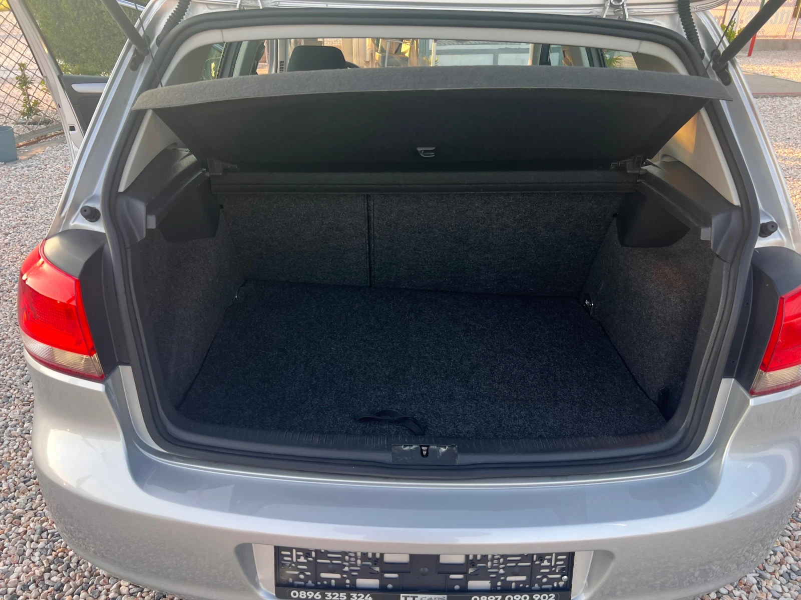 VW Golf 1.6i газ, снимка 16 - Автомобили и джипове - 54861116