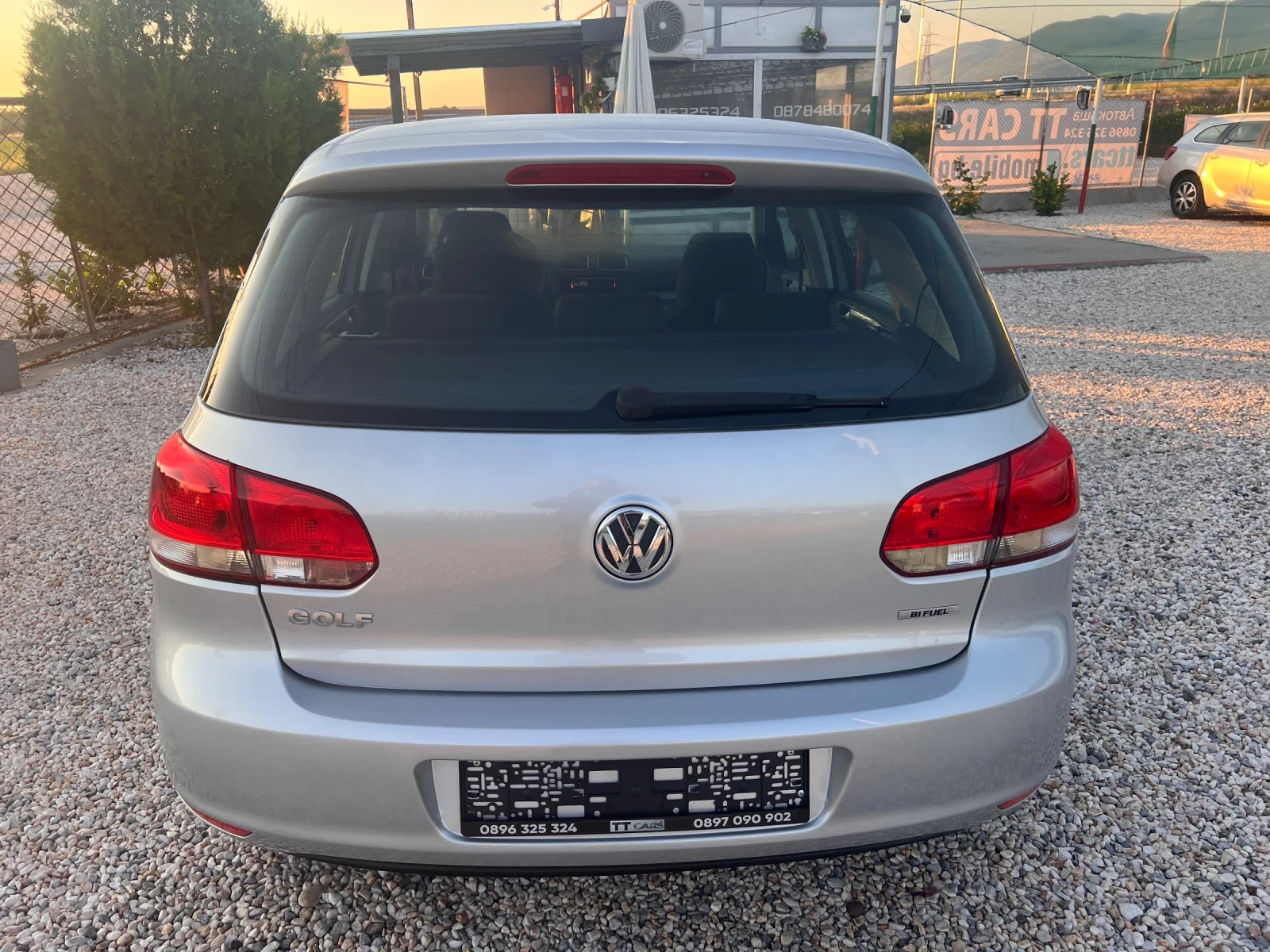 VW Golf 1.6i газ, снимка 8 - Автомобили и джипове - 54861116