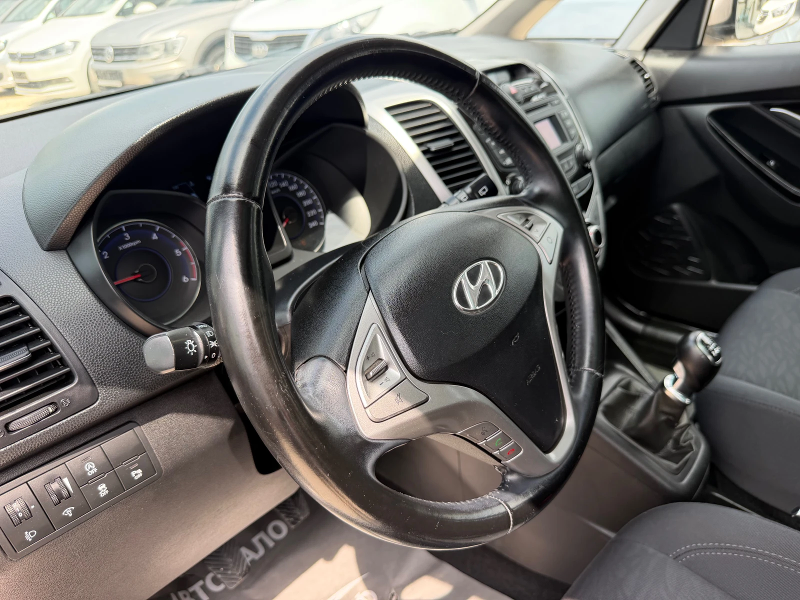Hyundai Ix20 FACELIFT 1.4CRDI 90 CV XPOSSIBLE, снимка 10 - Автомобили и джипове - 55407452