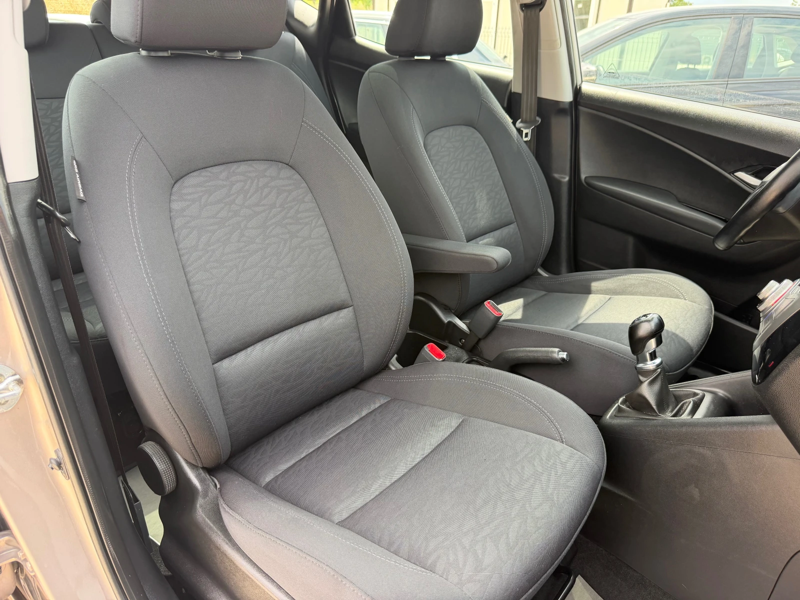 Hyundai Ix20 FACELIFT 1.4CRDI 90 CV XPOSSIBLE, снимка 11 - Автомобили и джипове - 55407452