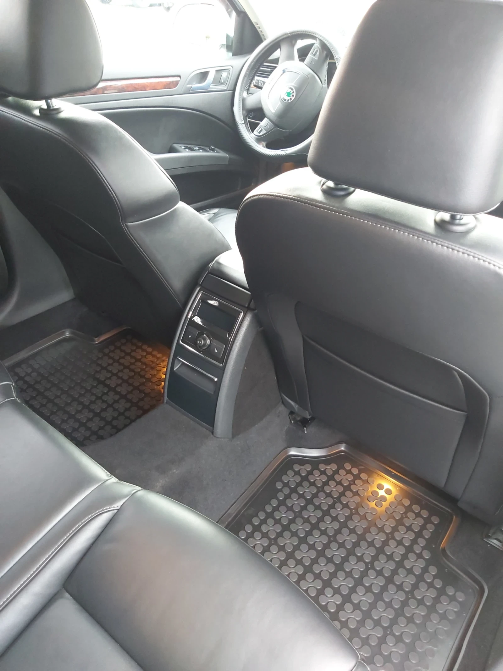 Skoda Superb Skoda Superb 2.0TDI 125KW DSG CBBB, снимка 12 - Автомобили и джипове - 55710058
