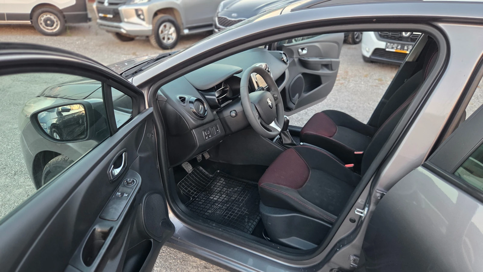 Renault Clio SW 1.5dCi EUR.6, снимка 9 - Автомобили и джипове - 55833764