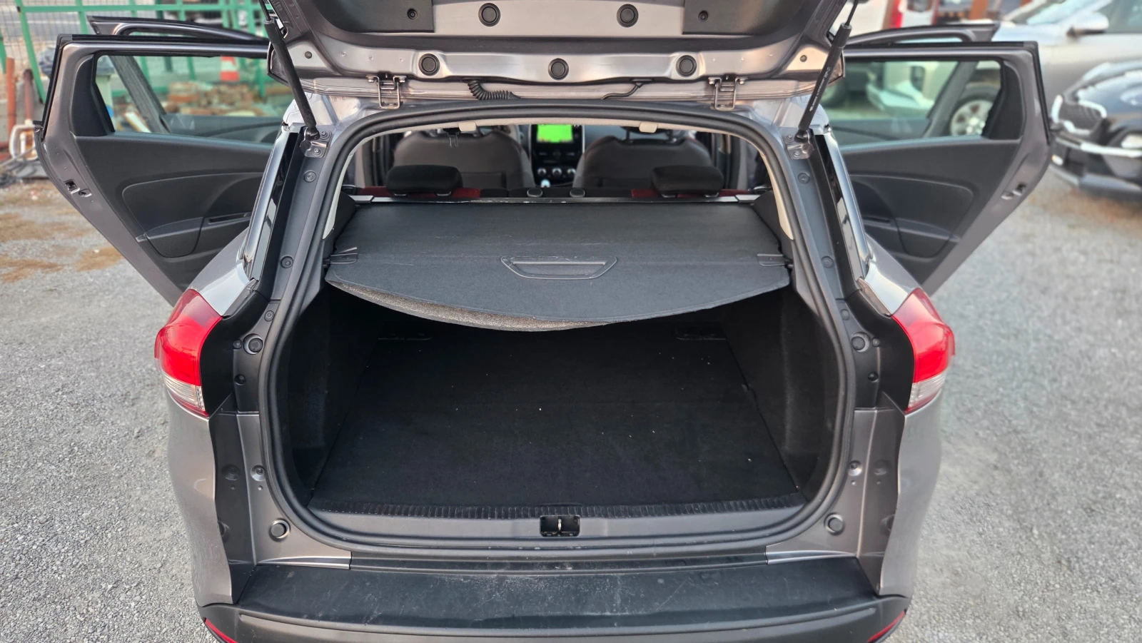Renault Clio SW 1.5dCi EUR.6, снимка 14 - Автомобили и джипове - 55833764