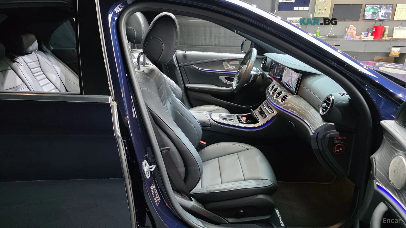 Mercedes-Benz E 350 4MATIC* AMG-LINE* BURMESTER* DISTRONIC* 360* HUD* , снимка 9 - Автомобили и джипове - 56130951