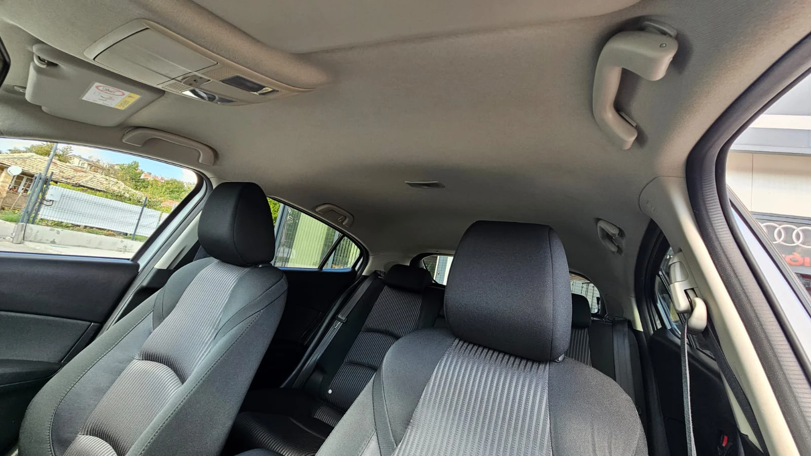 Mazda 3 2.0Sky AUTO CH-8бр ДЖАНТИ-ДИСТРОНИК-ИСТОРИЯ-ЛИЗИНГ, снимка 14 - Автомобили и джипове - 56139161