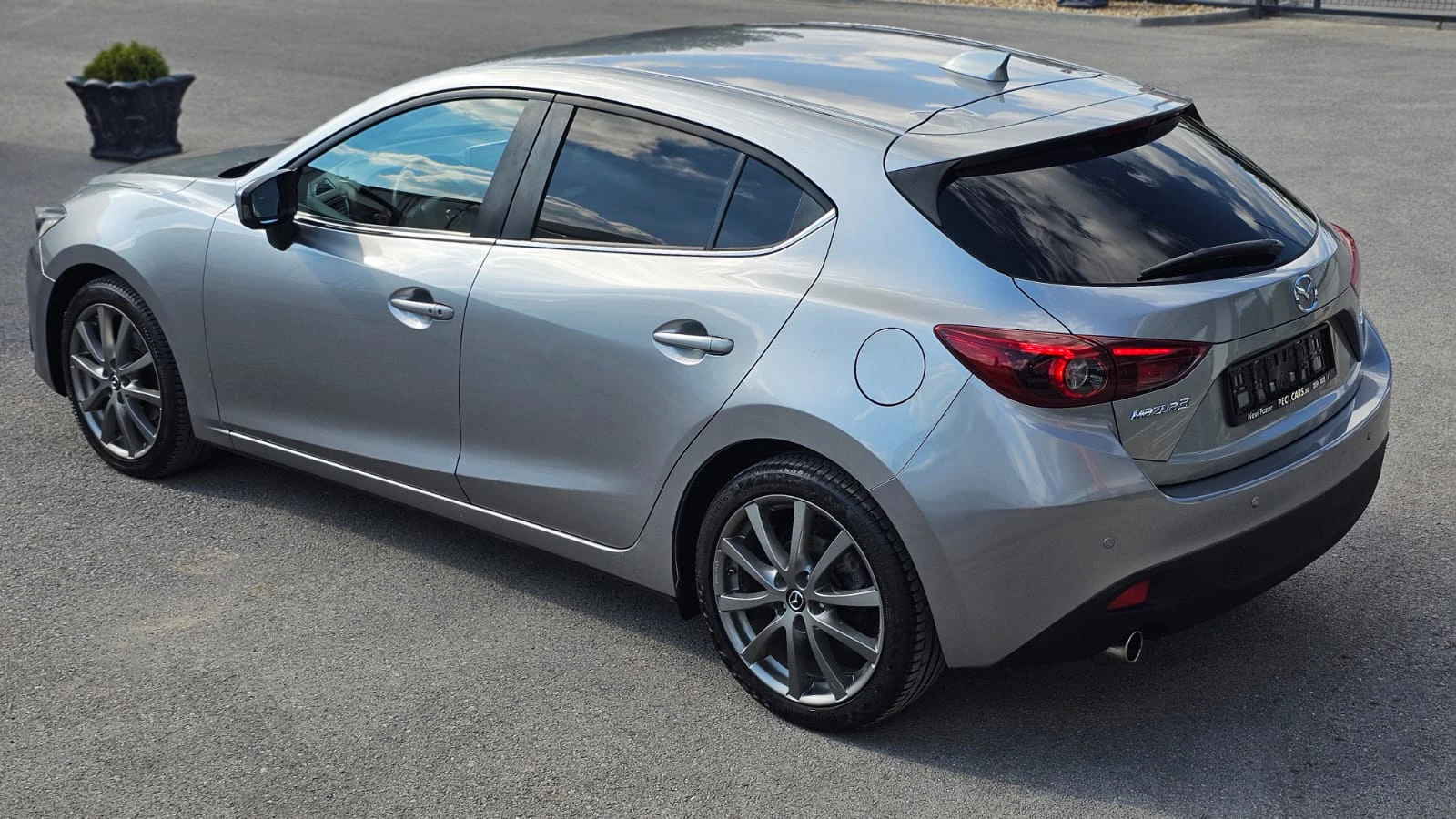 Mazda 3 2.0Sky AUTO CH-8бр ДЖАНТИ-ДИСТРОНИК-ИСТОРИЯ-ЛИЗИНГ, снимка 4 - Автомобили и джипове - 56139161
