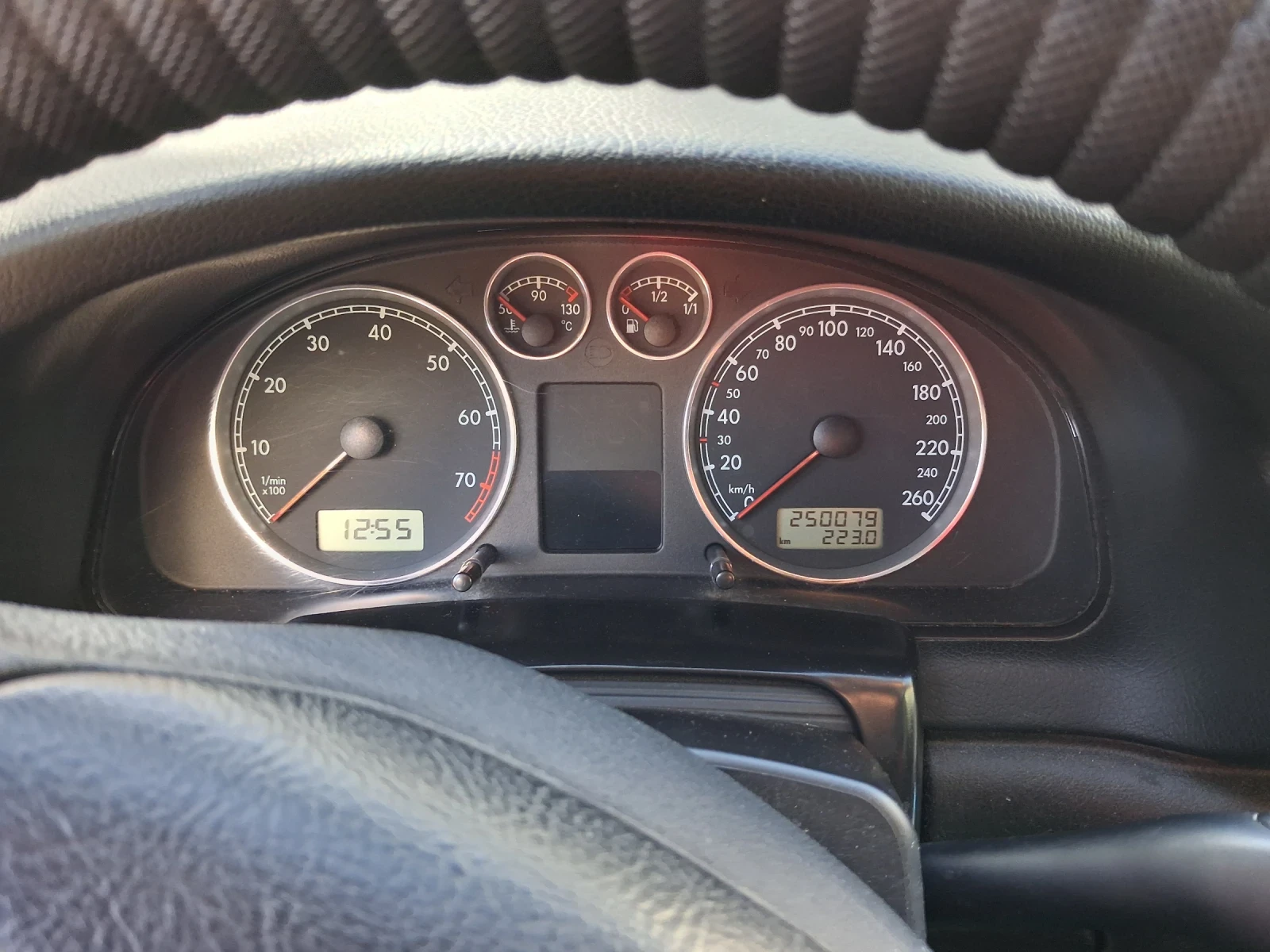 VW Passat, снимка 6 - Автомобили и джипове - 56345742