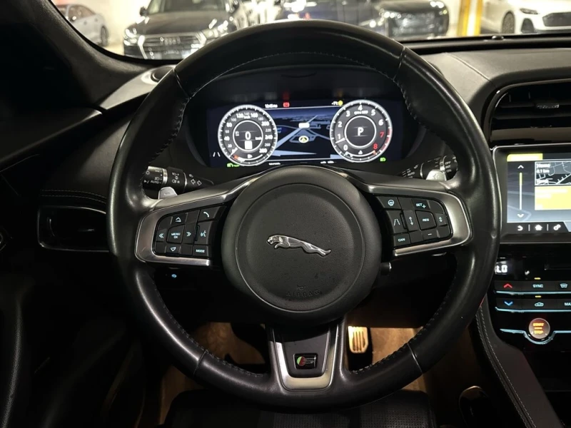 Jaguar F-PACE * S AWD | Rearview Camera | Blind Spot Monitoring , снимка 12 - Автомобили и джипове - 52944015