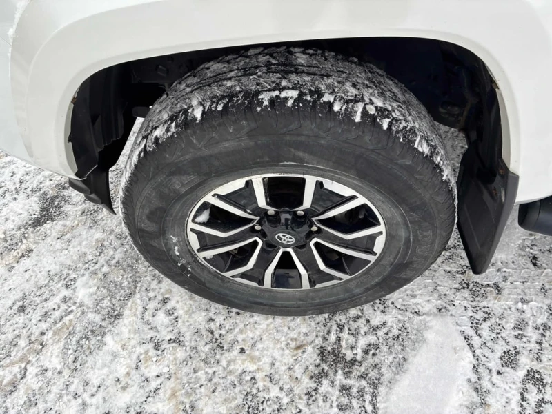 Toyota Tacoma * 4x4 Double Cab Auto * CARFAX * БЕЗ ПЪРВОНАЧАЛНА , снимка 7 - Автомобили и джипове - 52990855