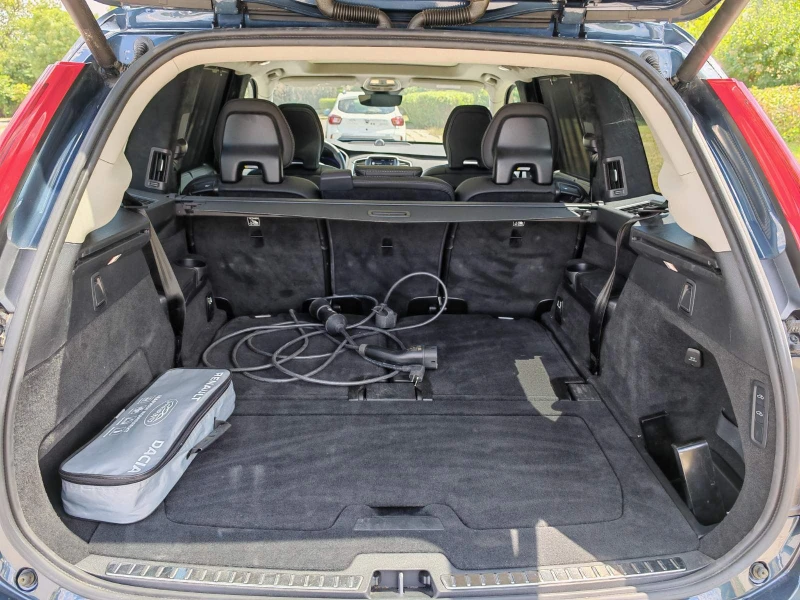 Volvo Xc90 II 2.0TwEn T8 PlugIn Hybrid 7места, снимка 15 - Автомобили и джипове - 53016338