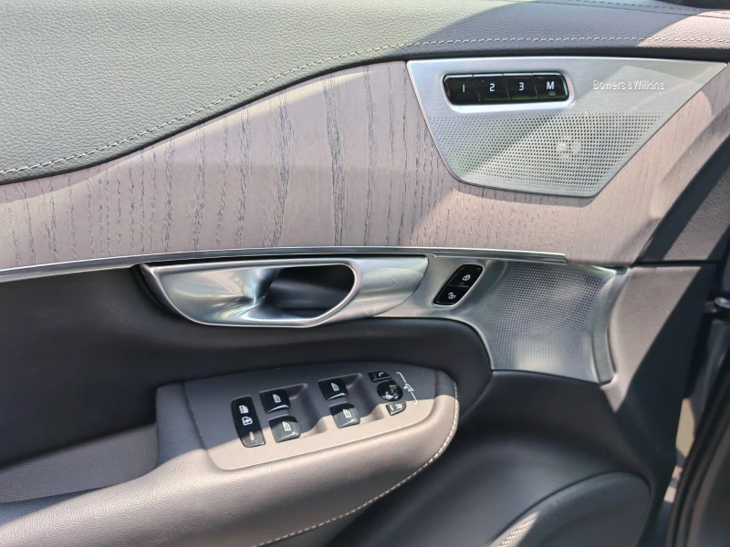 Volvo Xc90 II 2.0TwEn T8 PlugIn Hybrid 7места, снимка 11 - Автомобили и джипове - 53016338