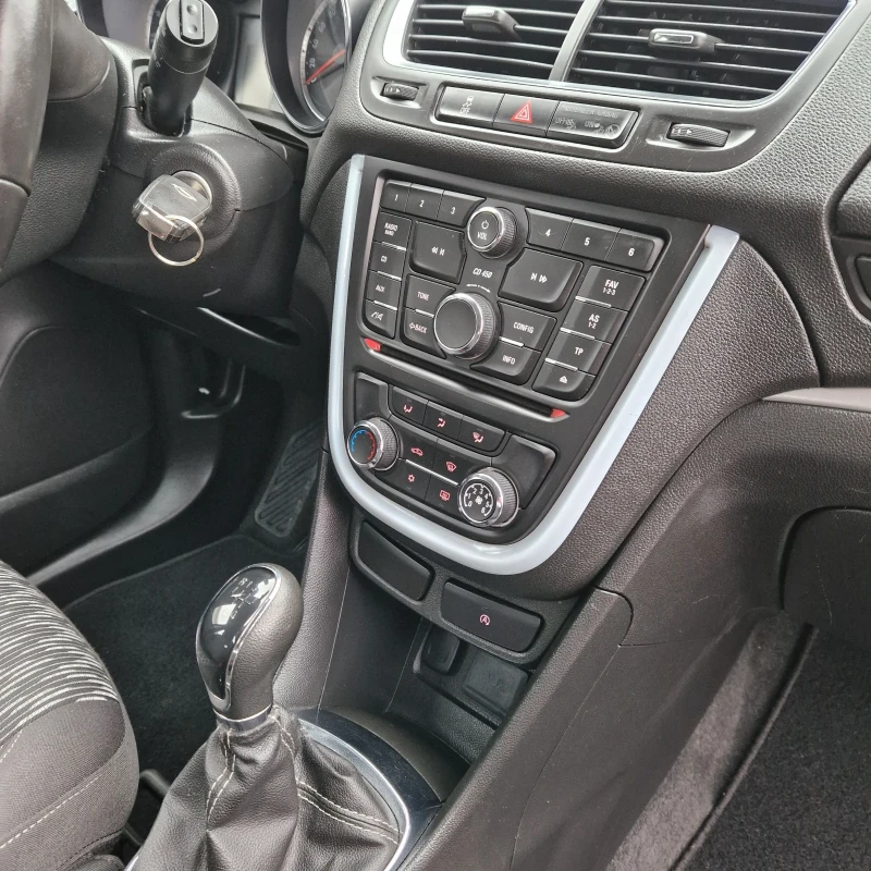 Opel Mokka 1.6i, снимка 11 - Автомобили и джипове - 53202391