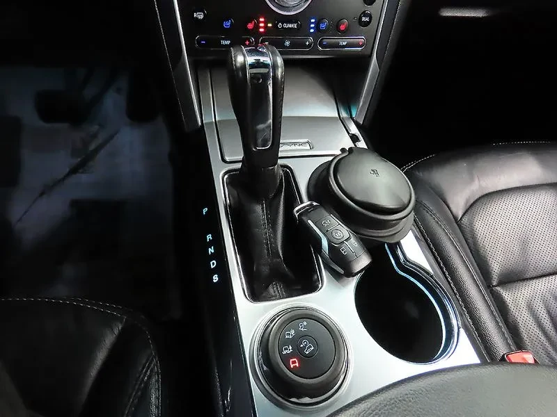 Ford Explorer 2.3 AWD, снимка 13 - Автомобили и джипове - 54351493