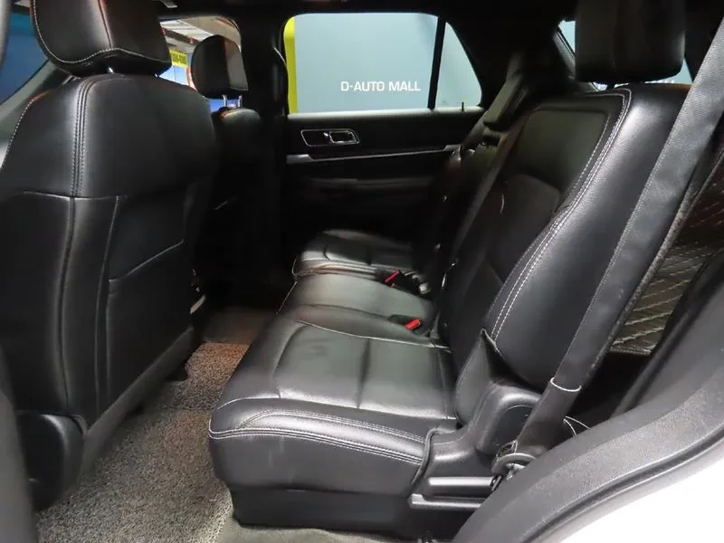 Ford Explorer 2.3 AWD, снимка 12 - Автомобили и джипове - 54351493