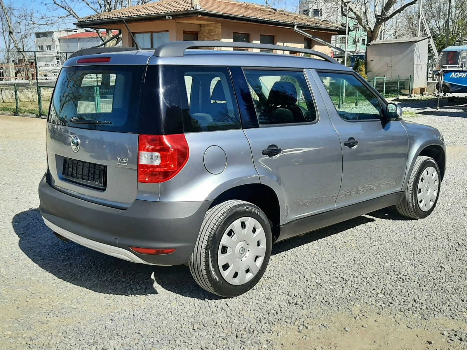 Skoda Yeti 1.6TDI * Н О В А*  - изображение 4